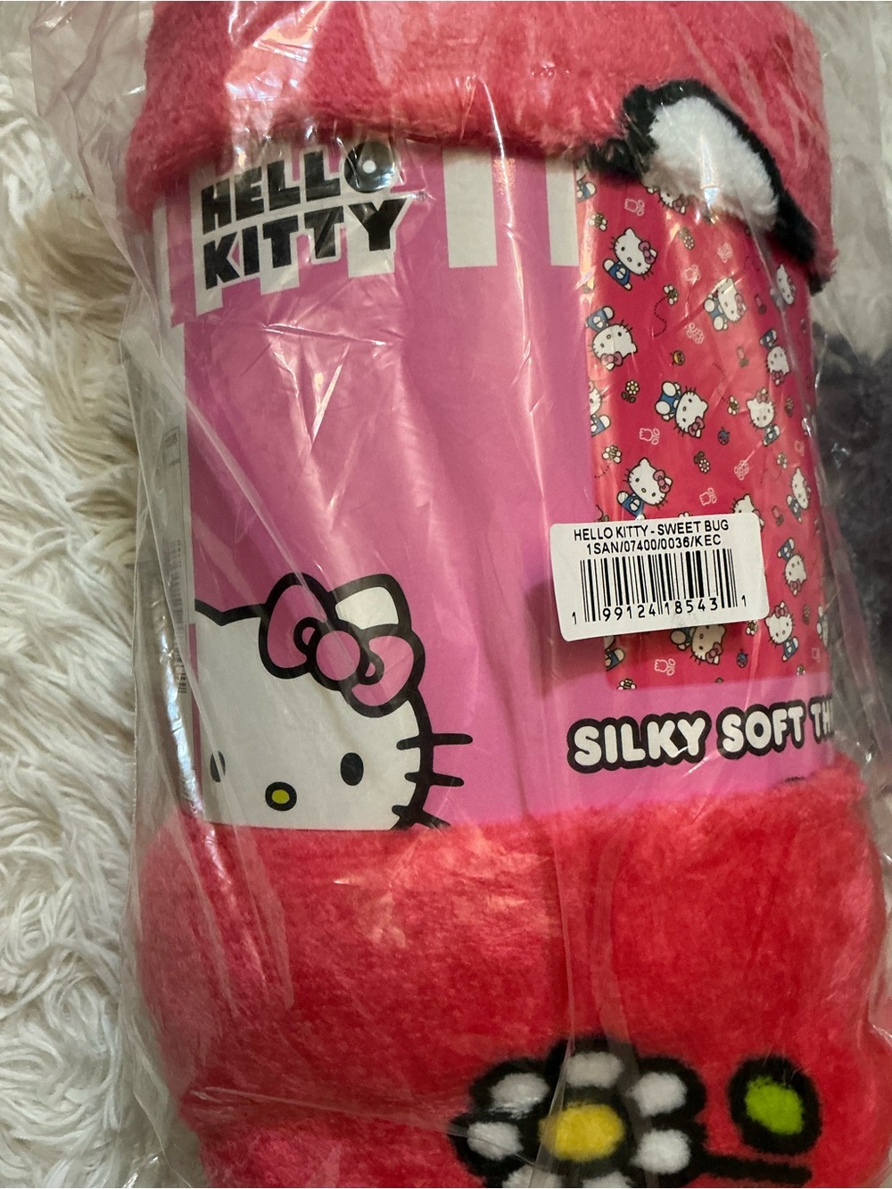 NIP NWT Hello Kitty Sweet Bug Silk Touch Throw Blanket Pink Ladybug Sanrio